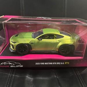 2025 Ford Mustang RTR SPEC 5-D Green toy Car 1:24 NWOT
